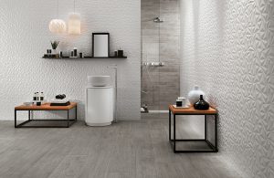 Wandfliesen mit Struktur - Fliesenhaus München in den 360°HzweiO Bäderaustellungen